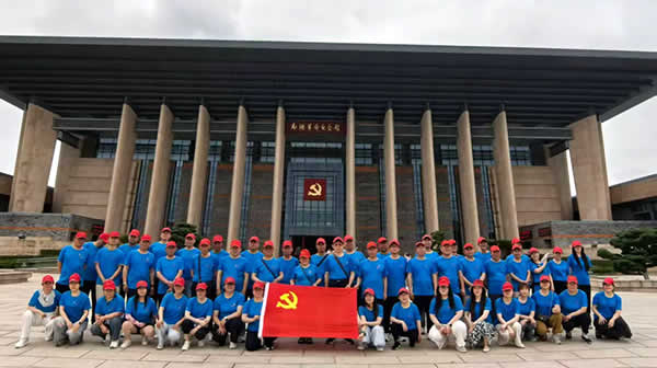 1781073151192.jpg 新闻=南湖红船承使命 水乡古镇铸精神|江苏创盛红色之旅圆满收官01.jpg